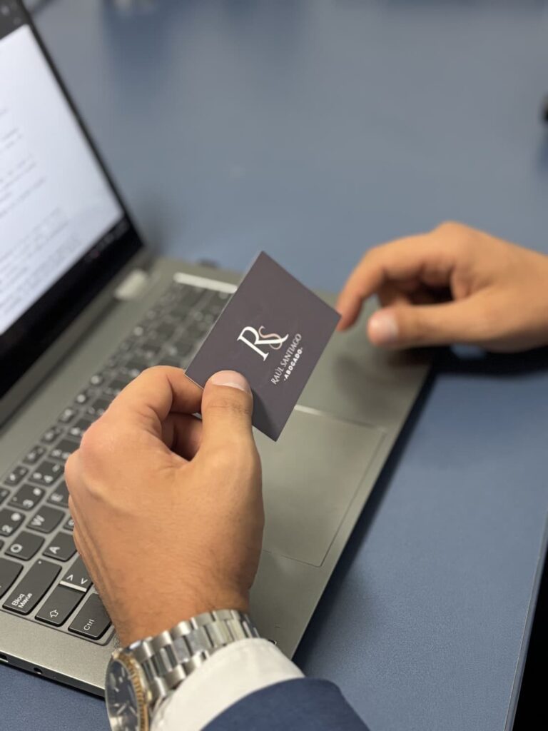 Raul santiago abogado 04